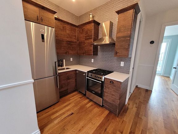 5th image of 331 Melrose St #3RR