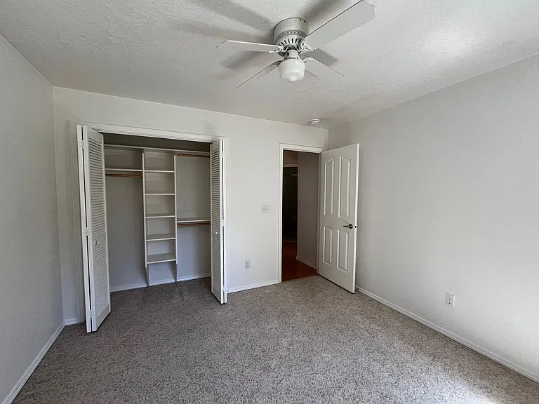 11917 W Lewisburg Ct — Photo 4