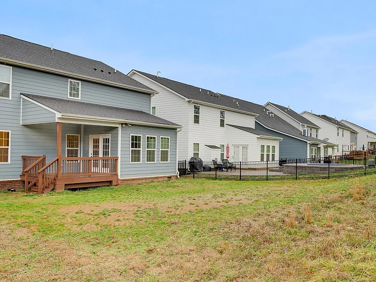 2074 Morton Dr — Photo 8