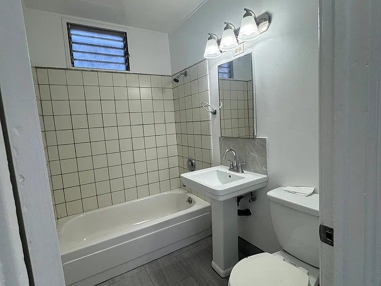 1076 Mira Mar Ave — Photo 5