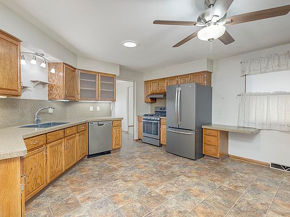 5th image of 1435 Temple Cir