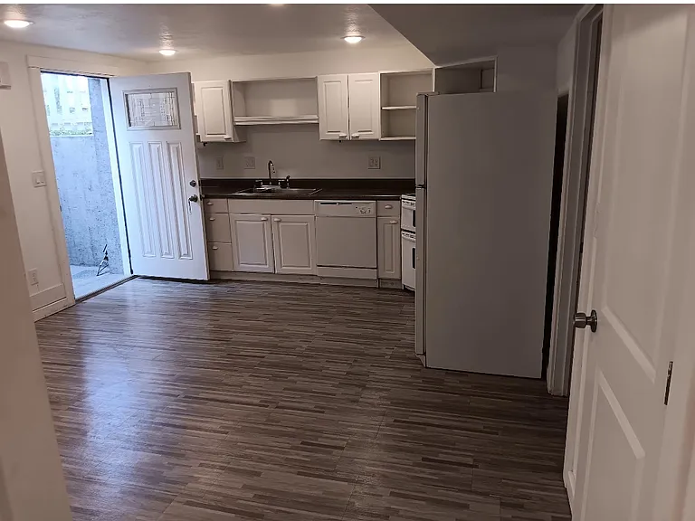 1912 N 90 W — Photo 2