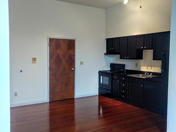 Spacious open floorplan can be your ultimate sanctuary space or the site of your next entertaining extravaganza