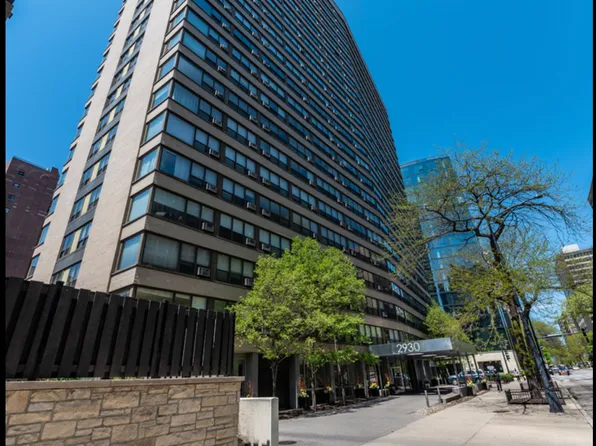 2930 N Sheridan Rd, Chicago, IL