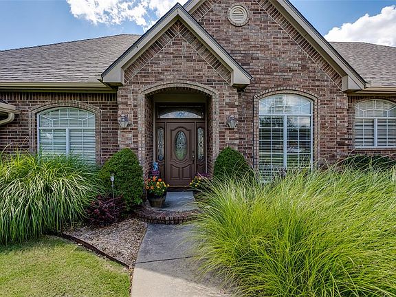 2nd image of 1163 Hidden Valley Ln