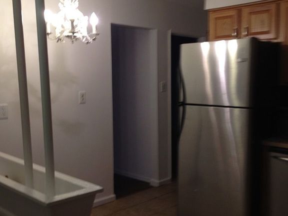 4th image of 9507 162nd Ave #1