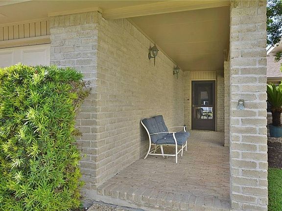 2nd image of 11125 Pinehurst Dr APT B