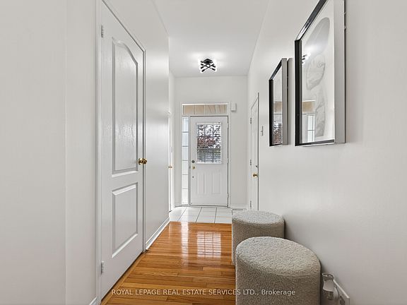 2nd image of 2307 Stone Glen Cres
