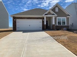 938 Pineland Dr, Woodruff, SC 29388