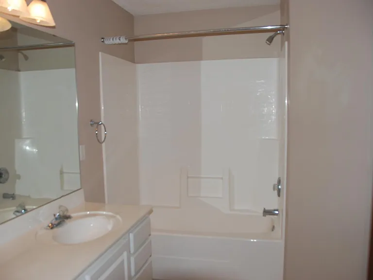 1676 Colonial St — Photo 9