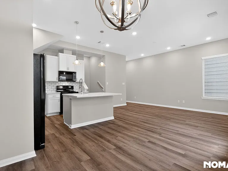 208 Clark Meadows Ln — Photo 3