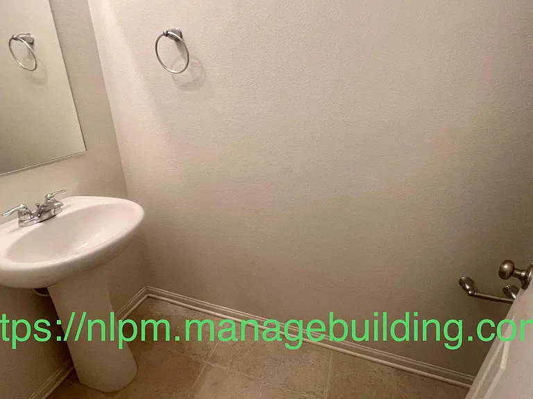 13328 Hyacinth Ct — Photo 9
