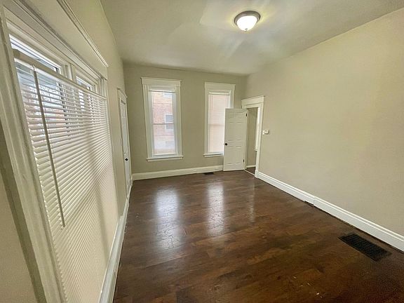 5th image of 5129 Warren Ave Unit 1