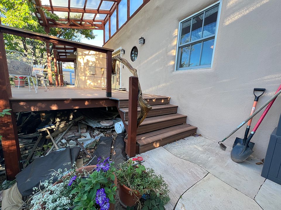 approaching deck from lower driveway
