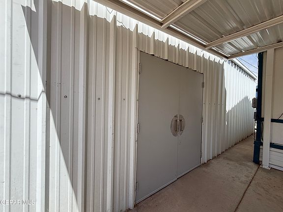 5th image of 5941 Sixta Dr