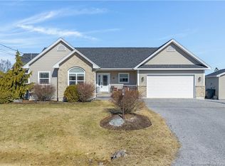 15 Trillium Dr, Quispamsis, NB E2E0K9