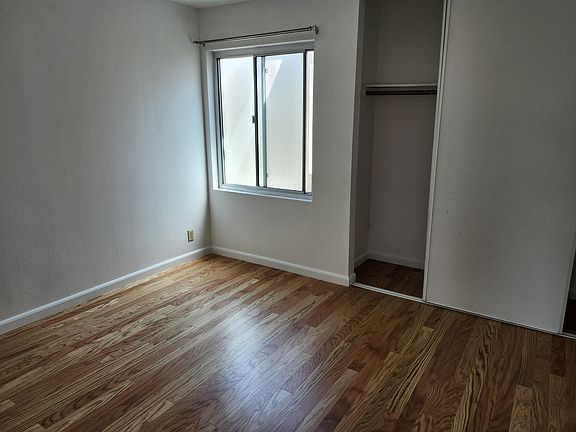 4th image of 2282 Greendale Dr