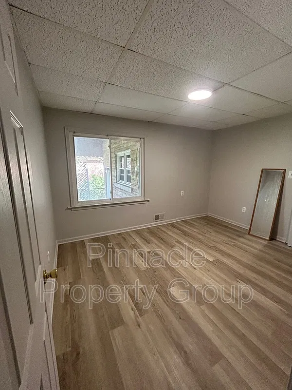 2 bed, 1.0 bath, 650 sqft, $1,100 — Photo 2
