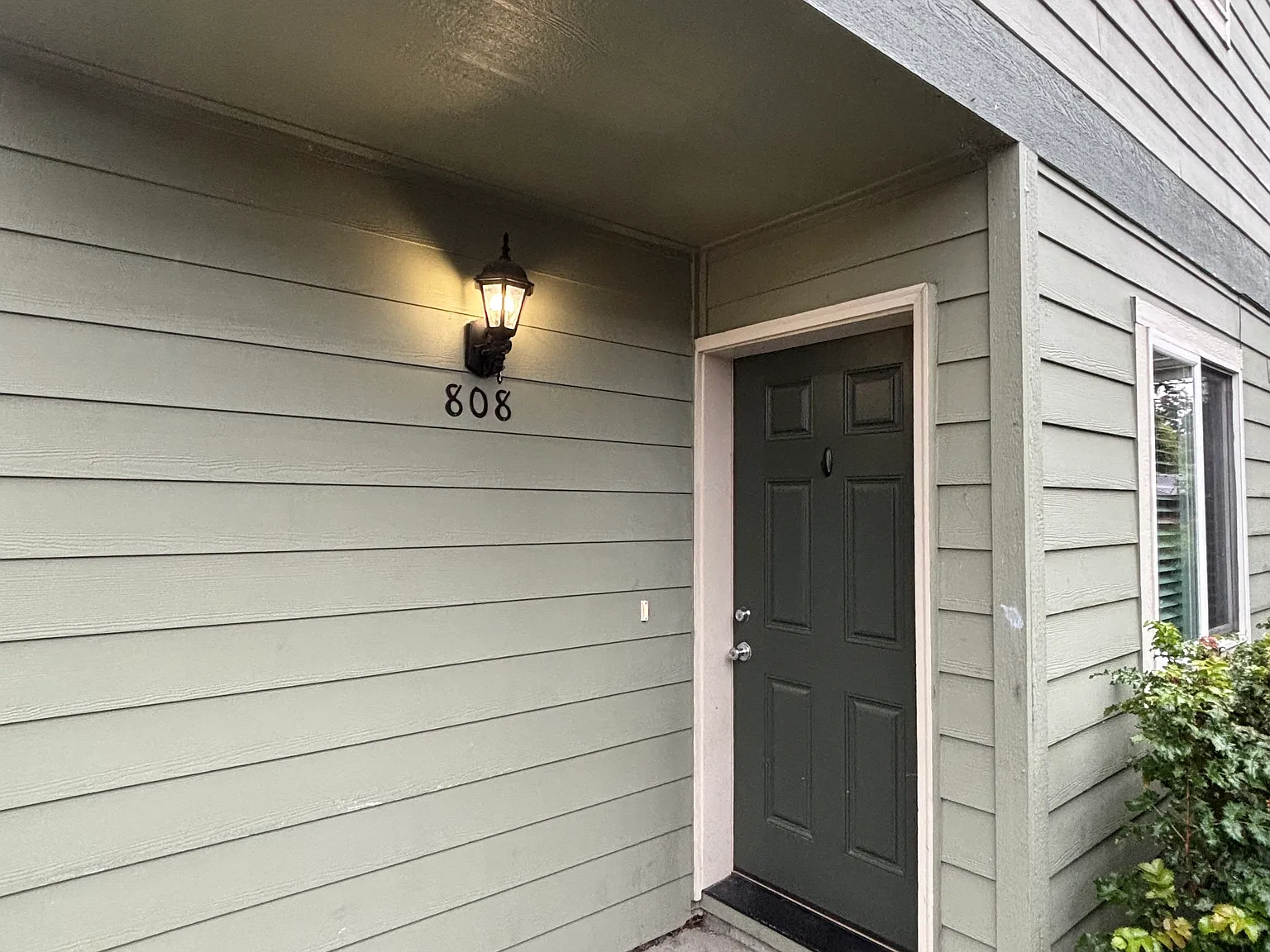 3 bed, 2.5 bath, 1400 sqft, $1,700 — Photo 2