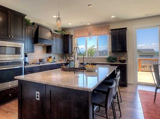 13835 La Vigne Ct NE, Bainbridge Island, WA 98110