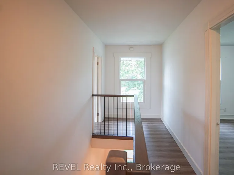 21 Plymouth Rd #UPPER — Photo 13