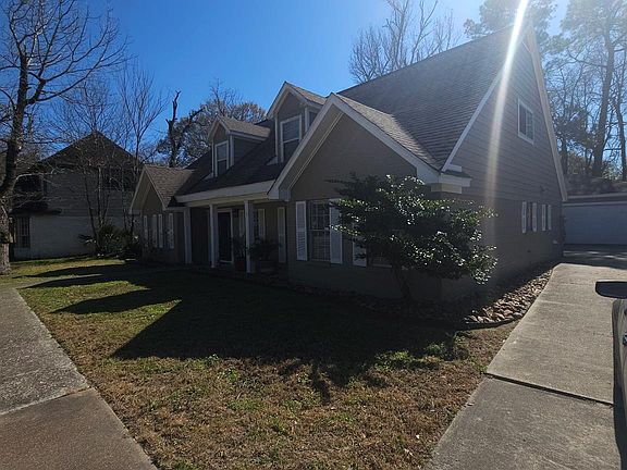 2nd image of 544 Brandon Rd