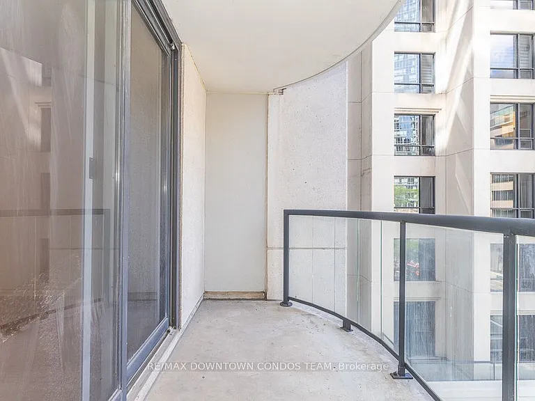 801 Bay St #611 — Photo 24