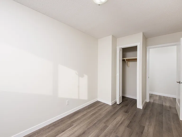5006 53rd Ave — Photo 24