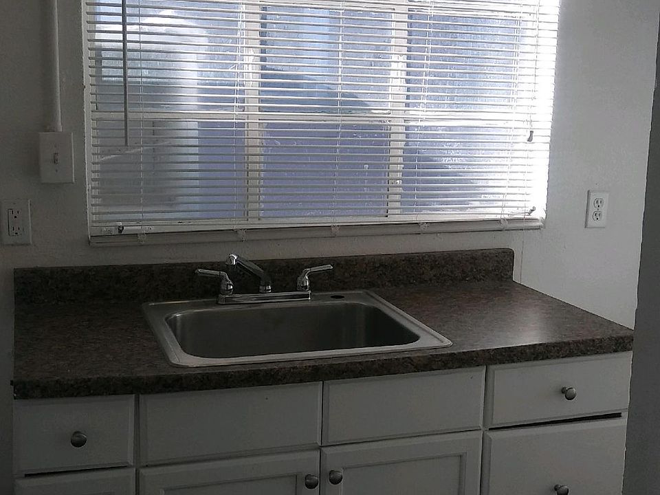 2nd image of 2518 E Washington Ave