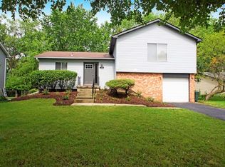 135 Ridgewood Ct, Bolingbrook, IL 60440