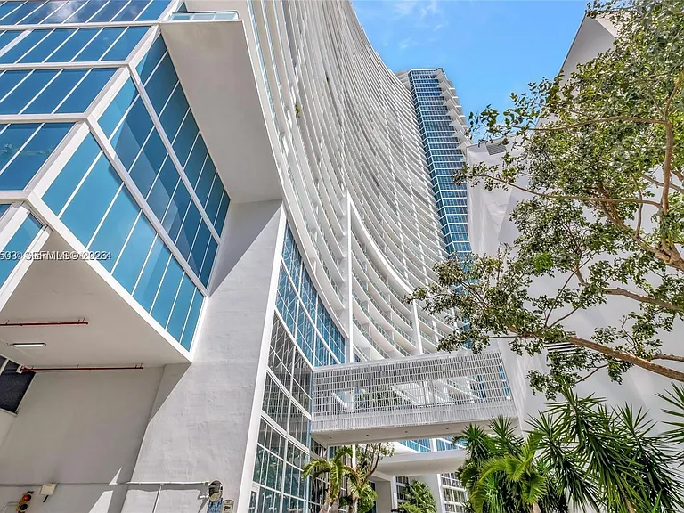 2020 N Bayshore Dr #3408 — Photo 34
