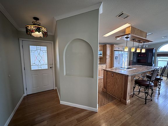 2nd image of 1053 W Lakeview Dr #1053