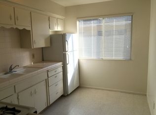 1228 Jefferson Ave APT R, Clovis, CA 93612