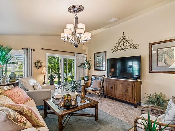 5th image of 800 Vineyard Way