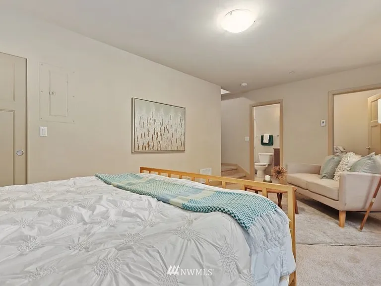1633 California Ave SW #A — Photo 13