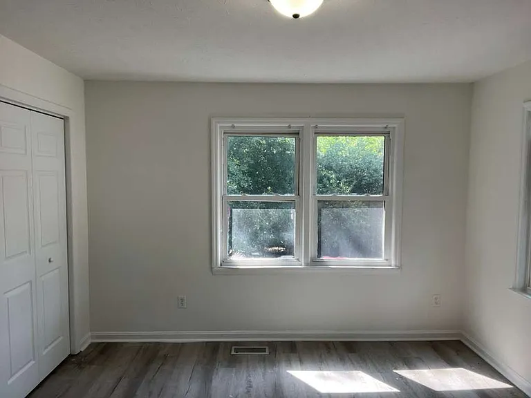 610 37th Ave N #C — Photo 14