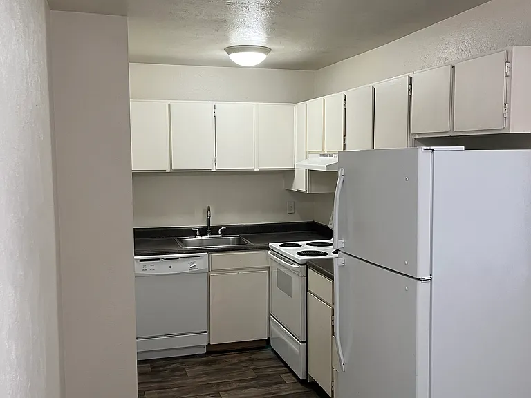Cedar Cliff Apartments — Photo 6