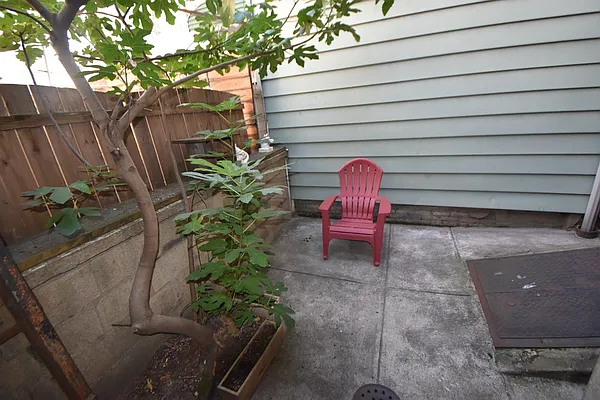 Rented by Bold New York | media 9