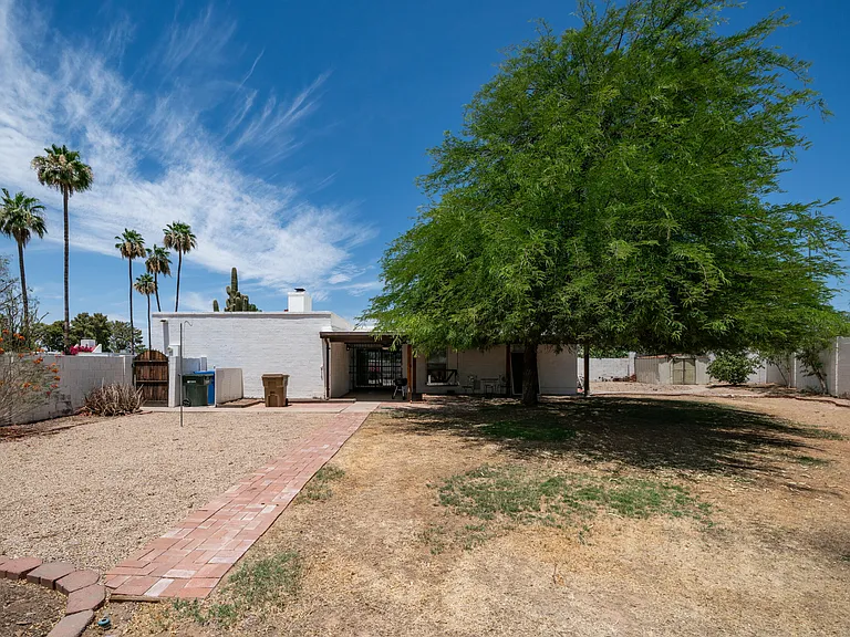 648 E Tam Oshanter Dr — Photo 26