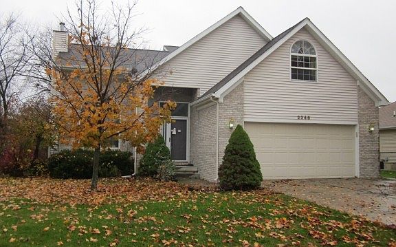 3rd image of 2348 Meadowlane Ct