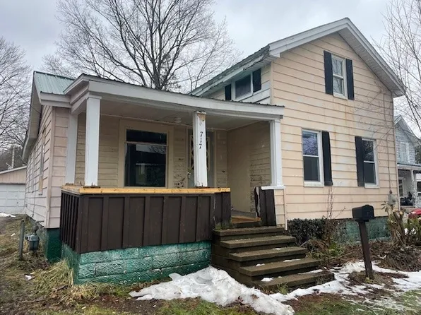 717 N Center St, Corry, PA 16407