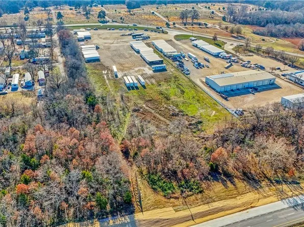 799 W Young Ave, Warrensburg, MO 64093