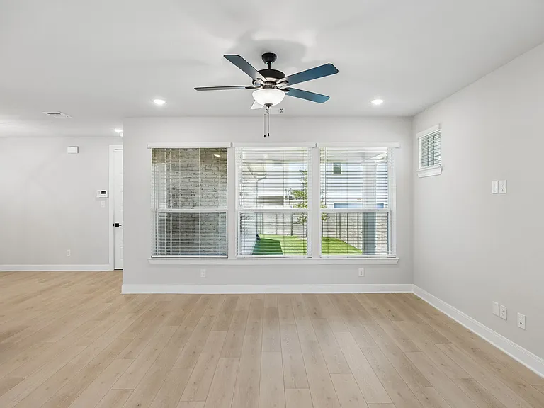 4816 Maxwell Dr — Photo 7