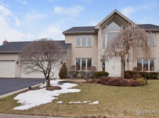 1519 Windy Hill Dr, Northbrook, IL 60062