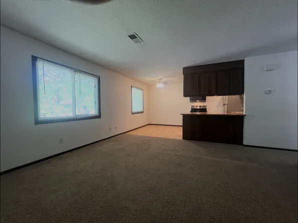 3475 N Willow Court, 3475 N Willow Ct APT 4, Bettendorf, IA 52722