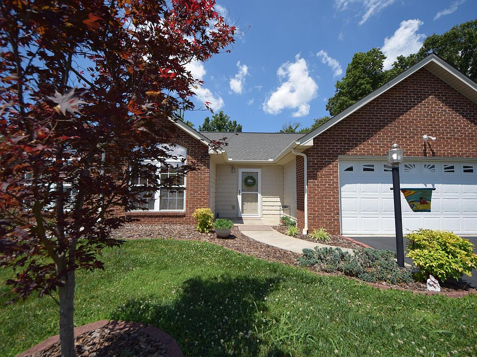 1st image of 96 Boone Hill Ct #96