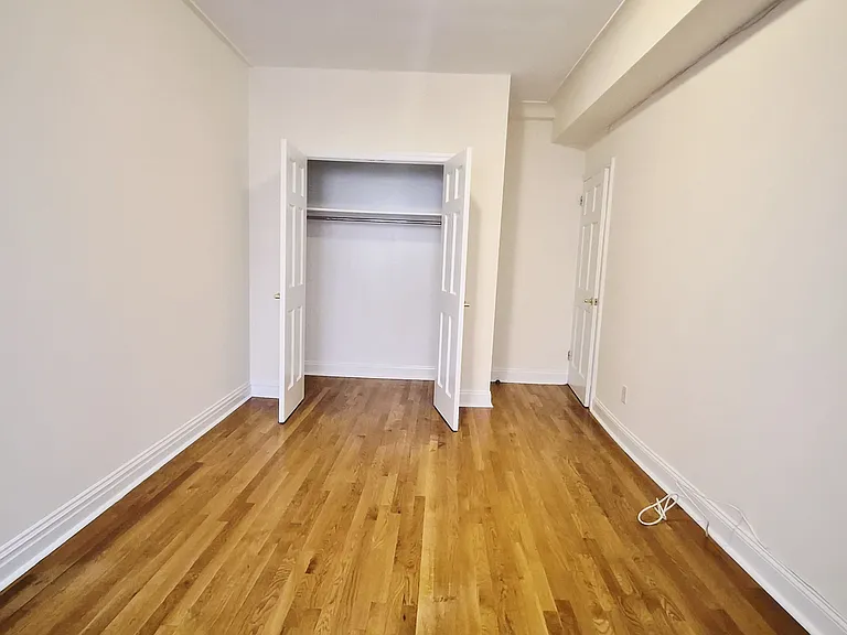 302 W 87th St #25 — Photo 5
