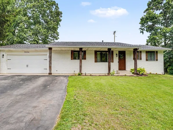 50206 Carino Ct, Paw Paw, MI 49079