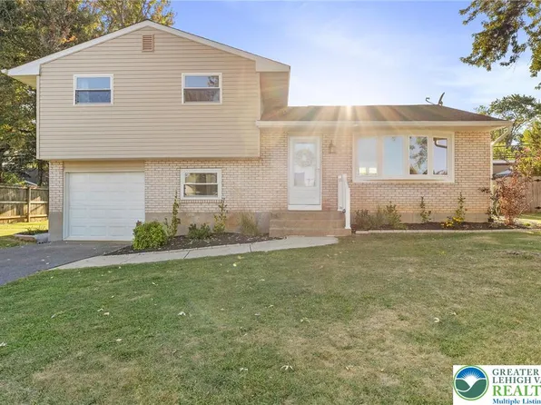 1360 Walnut Ln, Macungie, PA 18062