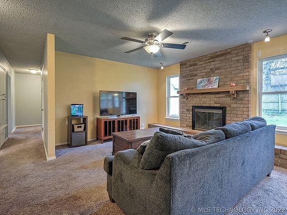 4th image of 660 E 134th Pl